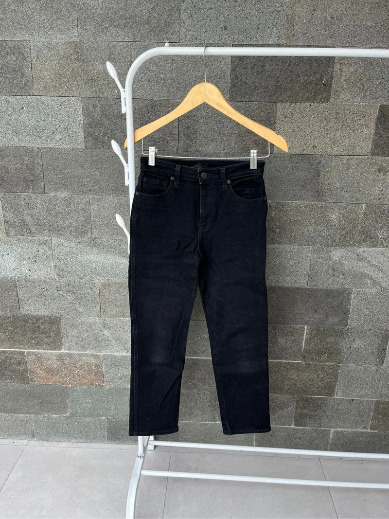 Uniqlo jeans photo 1
