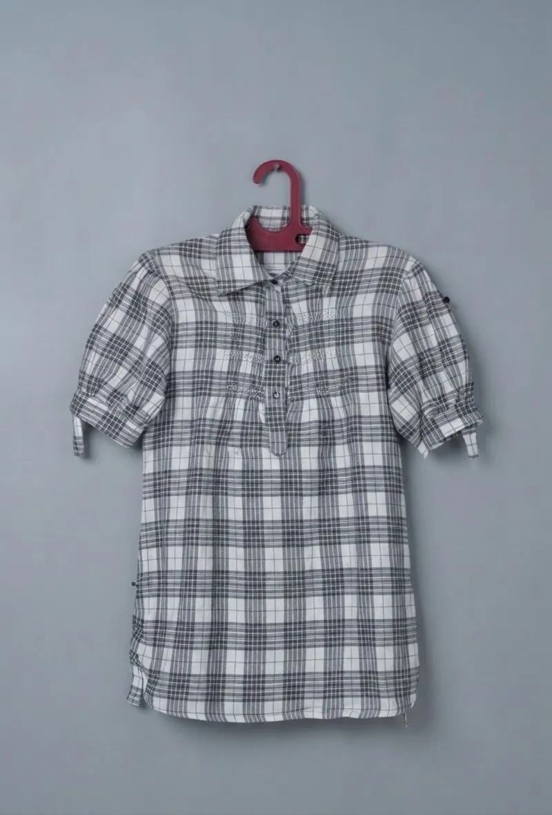 Chic Black & White Plaid Blouse Preloved photo 1
