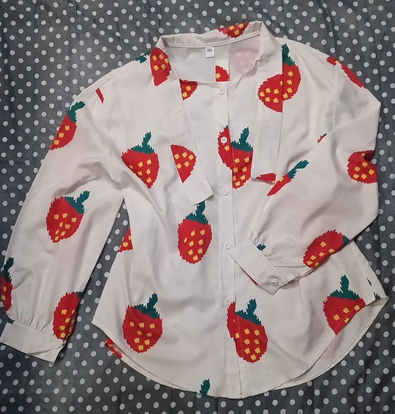Kemeja wanita strawberry  photo 1