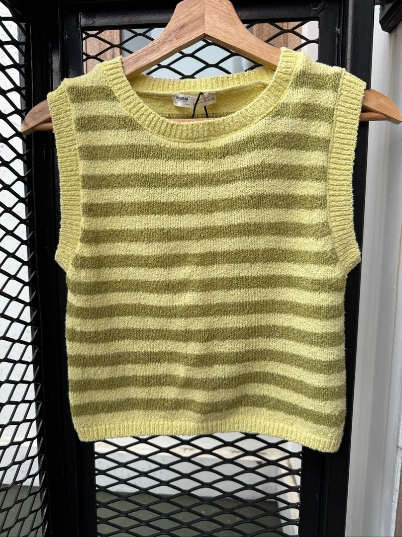 Kaos tanpa lengan Pull&Bear size M photo 1