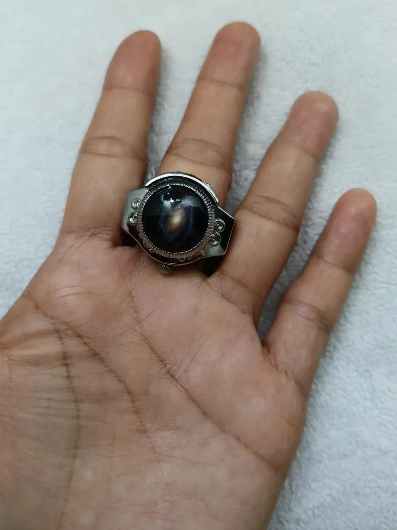 Vintage peekaboo ring watch photo 1