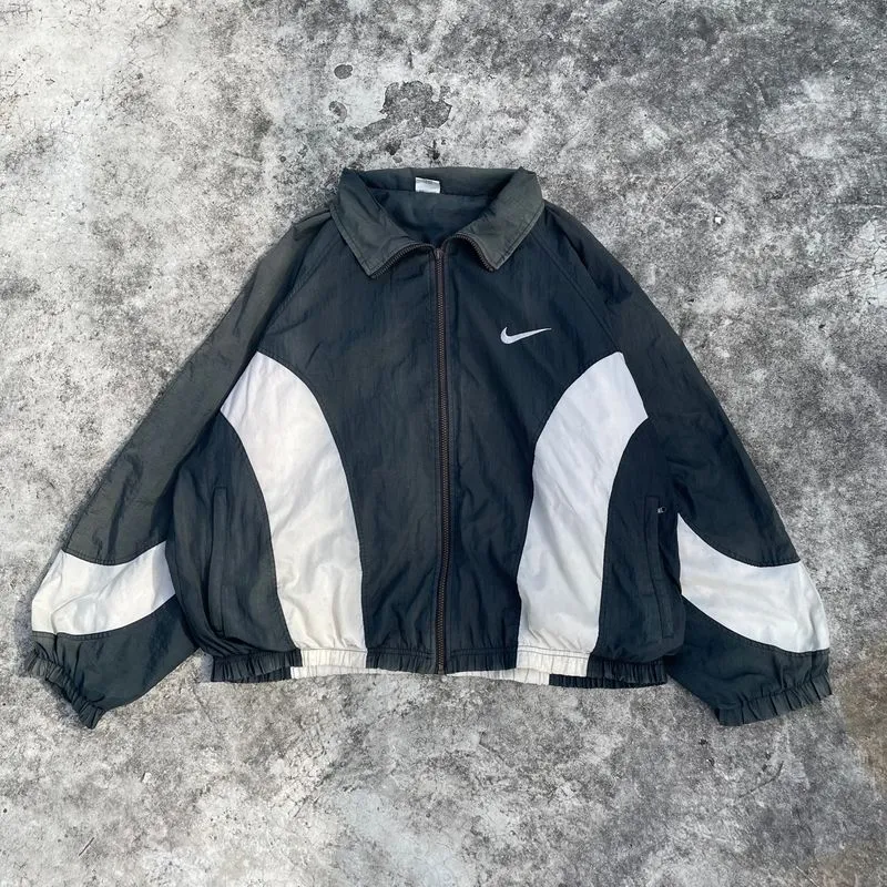 Nike Vintage Windbreaker Pria black - Preloved