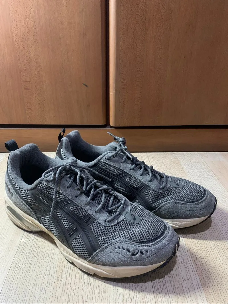 Asics Gel-1090 V2 Truffle Grey & Black photo 1