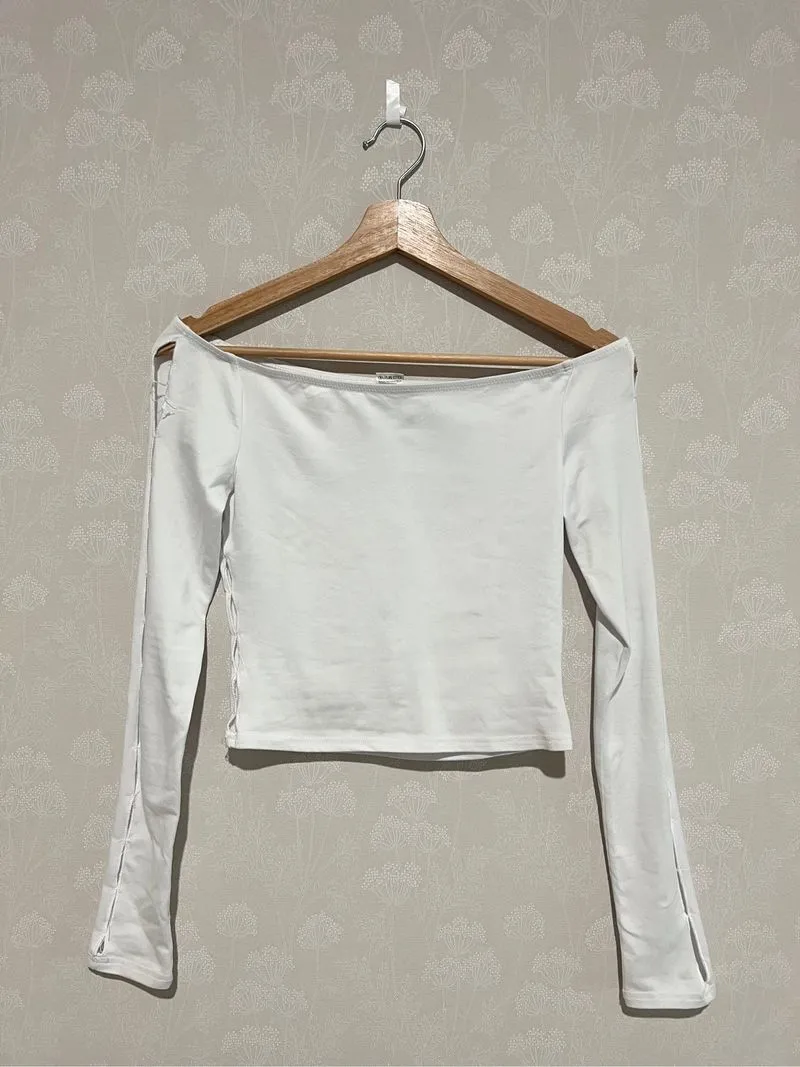 LOLICA off shoulder top photo 1