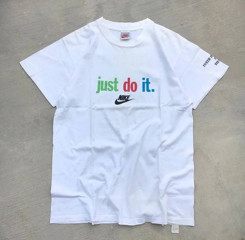 Nike Vintage Sportswear T-shirt Pria white photo 1