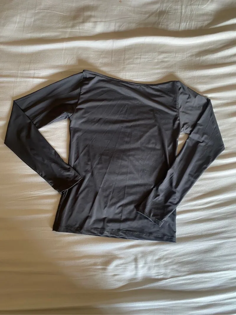 fitted long sleeves grey top photo 1