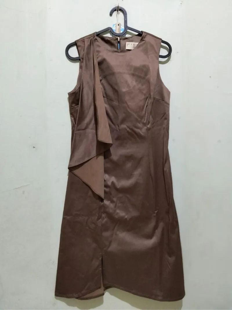 (X) S.M.L brown dress photo 1