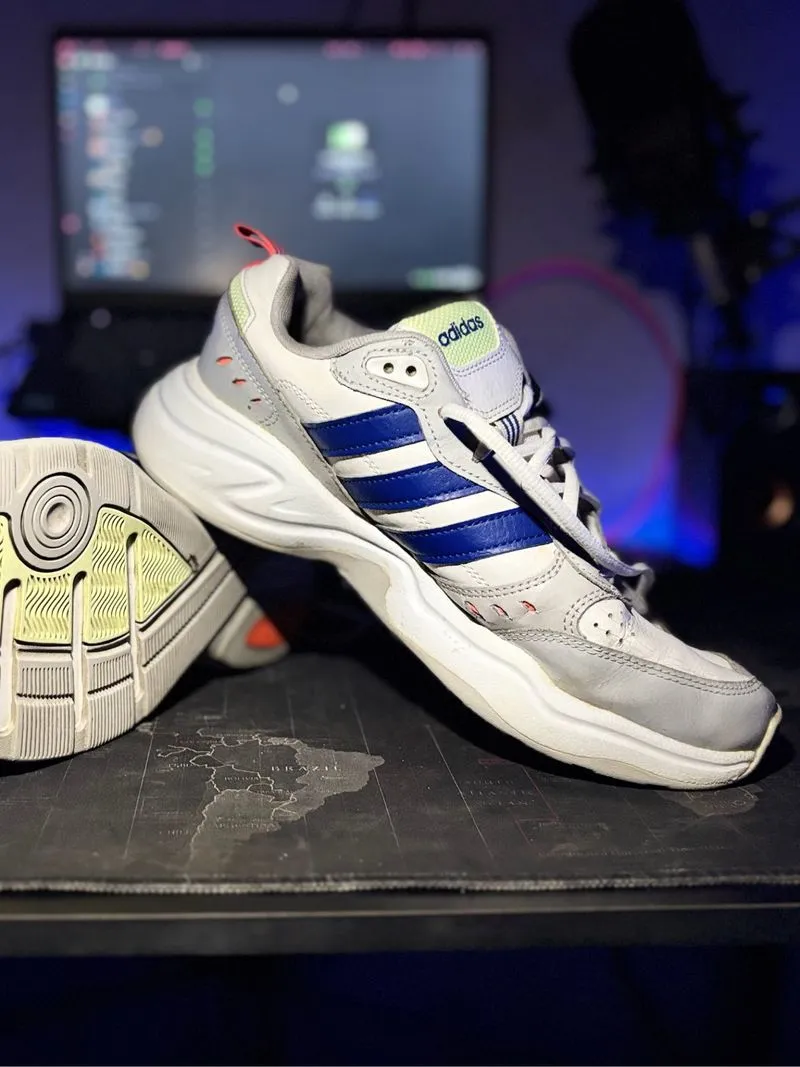 Adidas Strutter photo 1