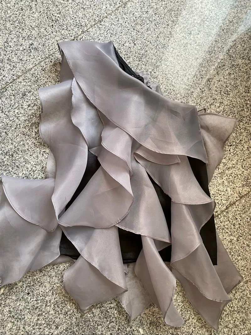 Gray top photo 1