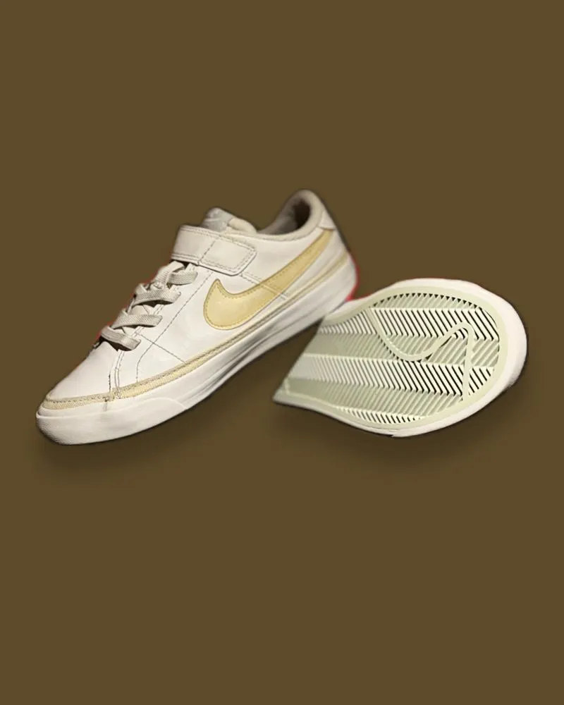 Nike Kids Gold Swoosh photo 1