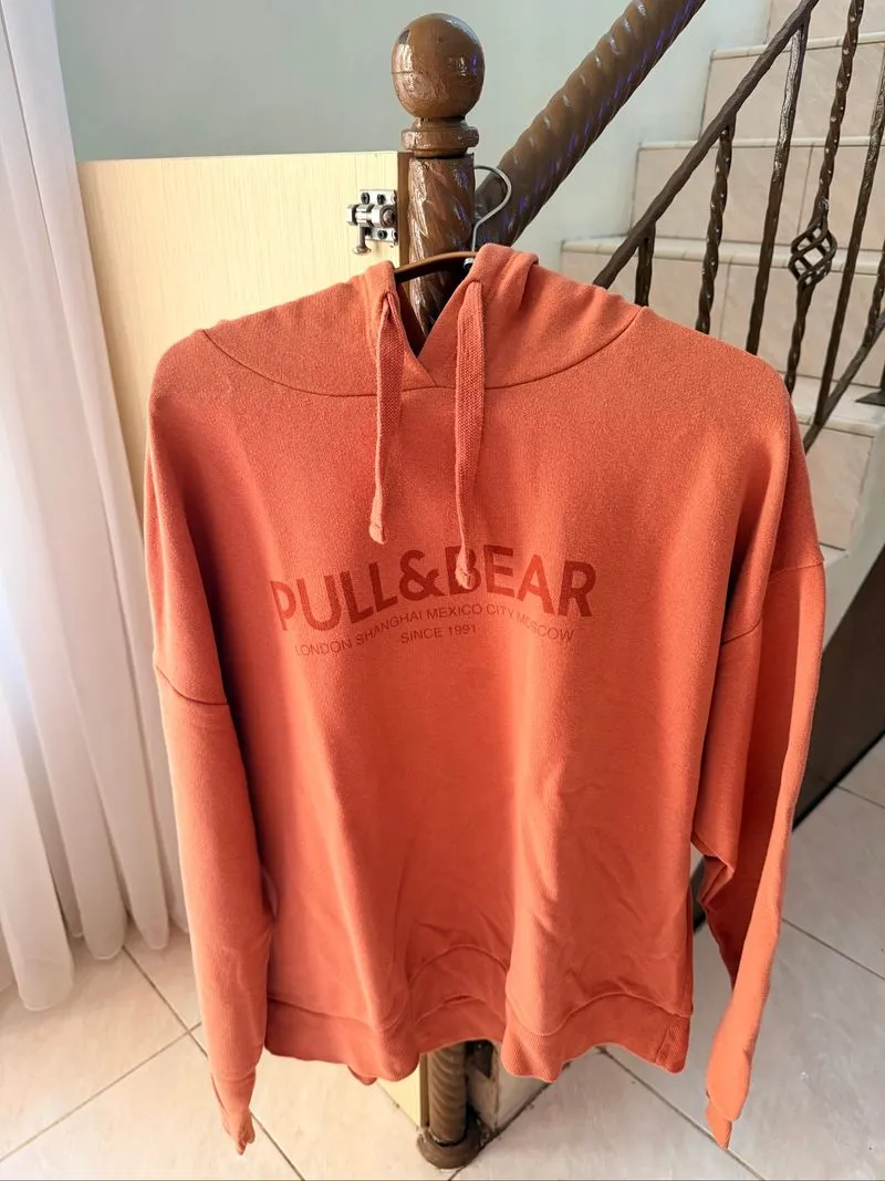 Pull & Bear Hoodie photo 1
