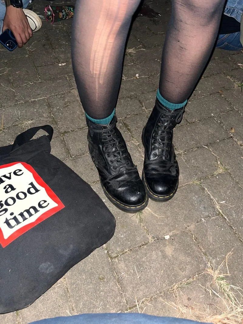 DR. MARTENS 1460 VONDA BLACK ROSE MONO photo 1