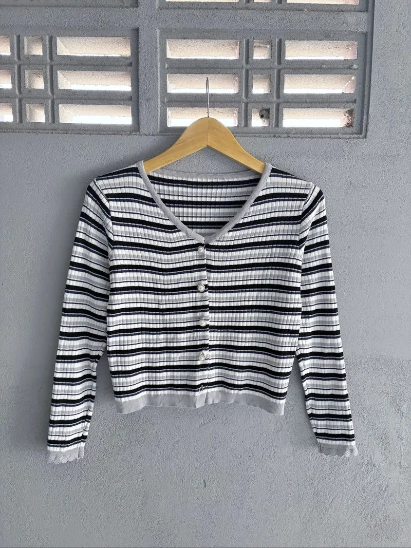 cardigan stripe photo 1