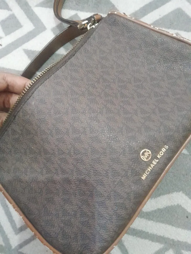 Tas Michael Kora  photo 1