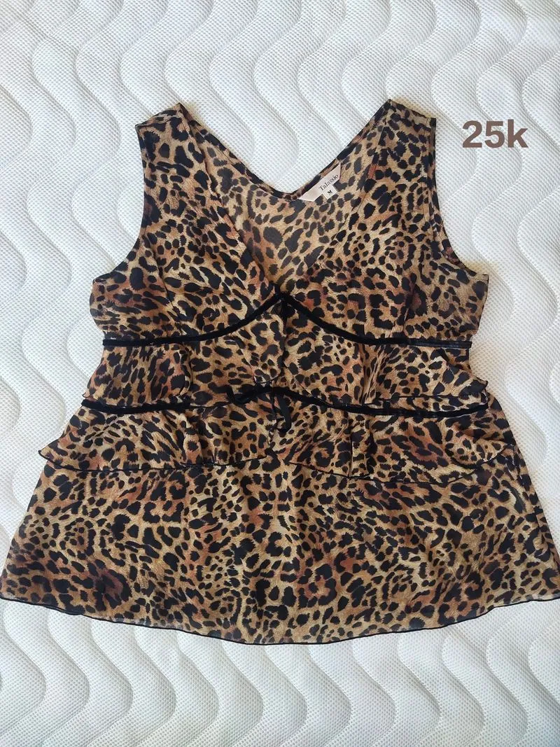 crop top macan photo 1