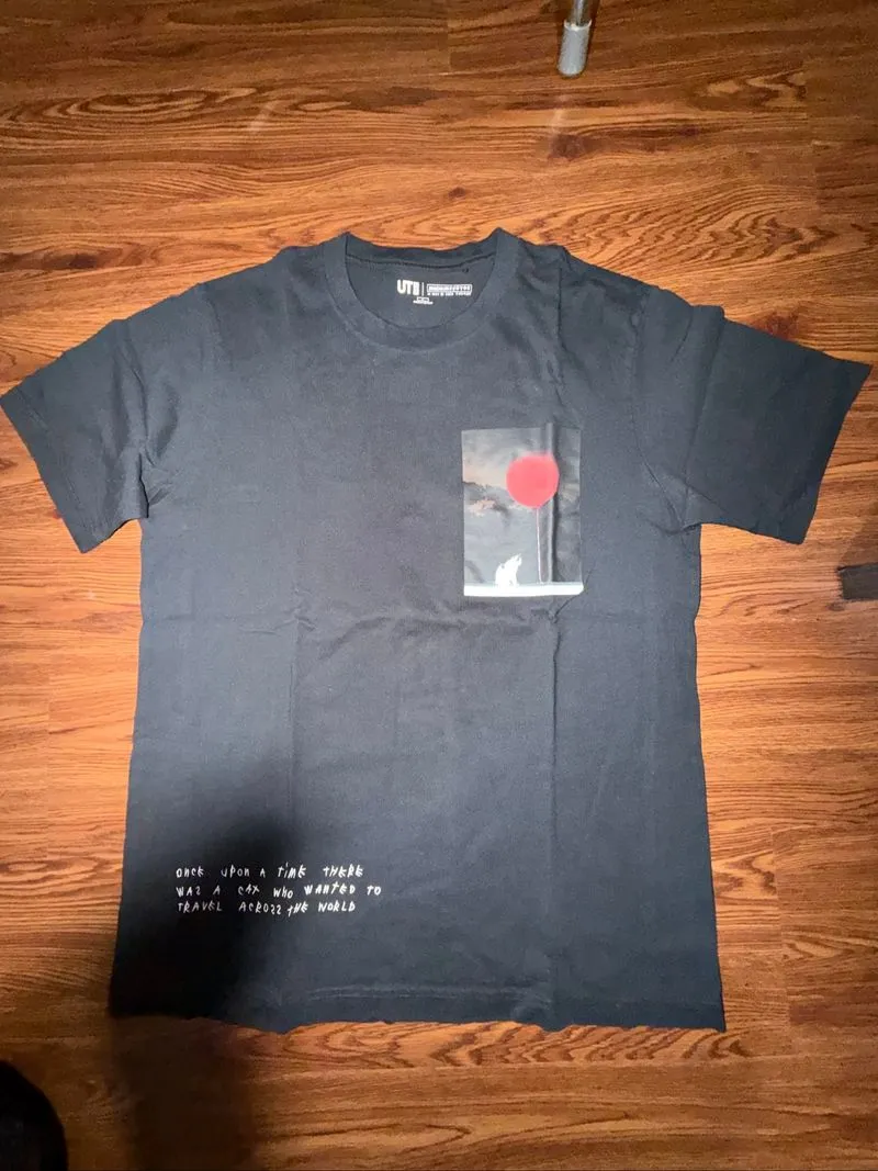 UNIQLO Graphic Black Tee photo 1