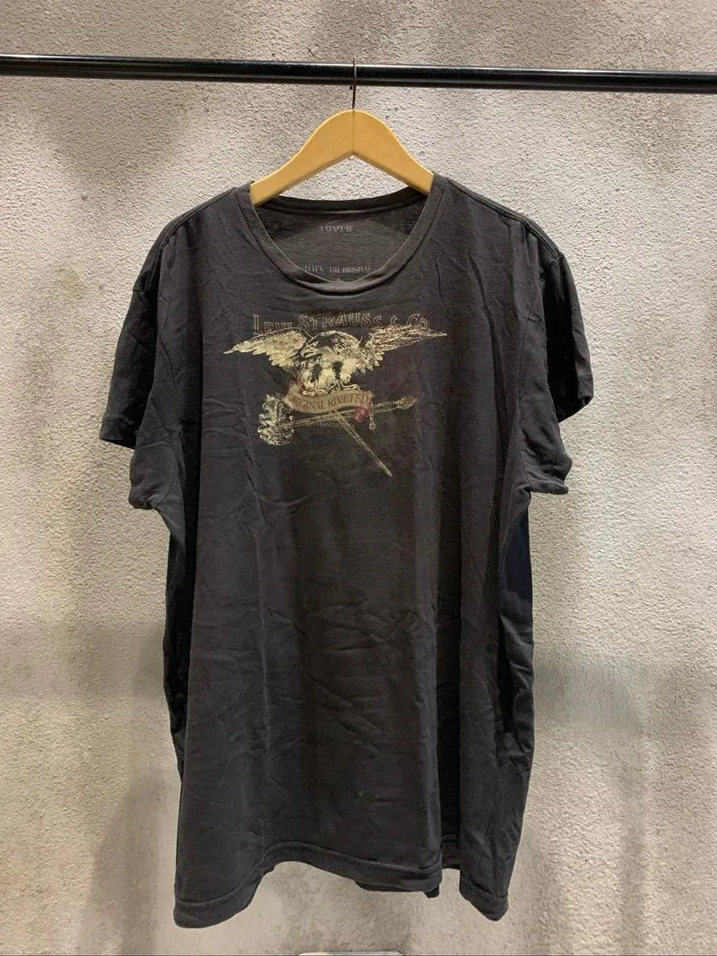 Vintage Levi’s Graphic Tee photo 1