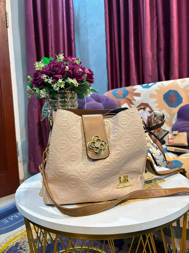 tas lucyu photo 1