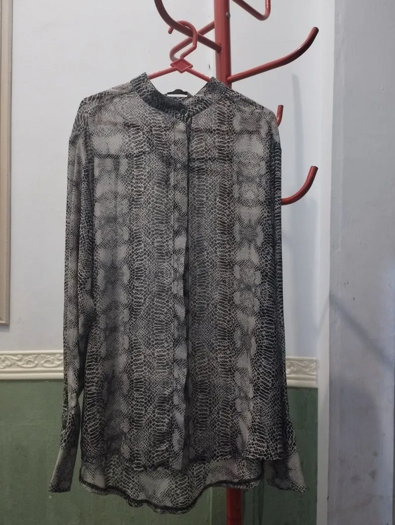 Kemeja kerja animal print photo 1