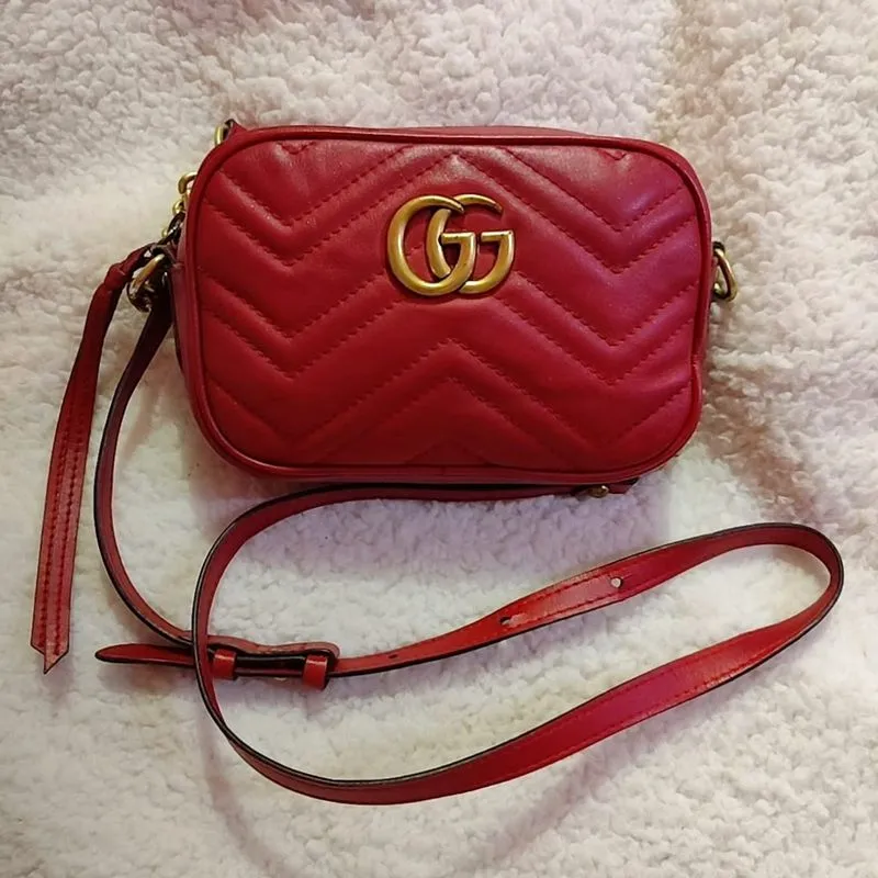 GUCCI MARMONT RED SLING CAM BAG photo 1