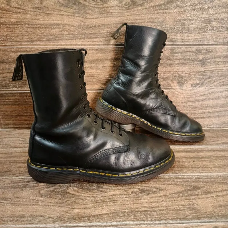 Dr. Martens 1460 (10 hole) photo 1