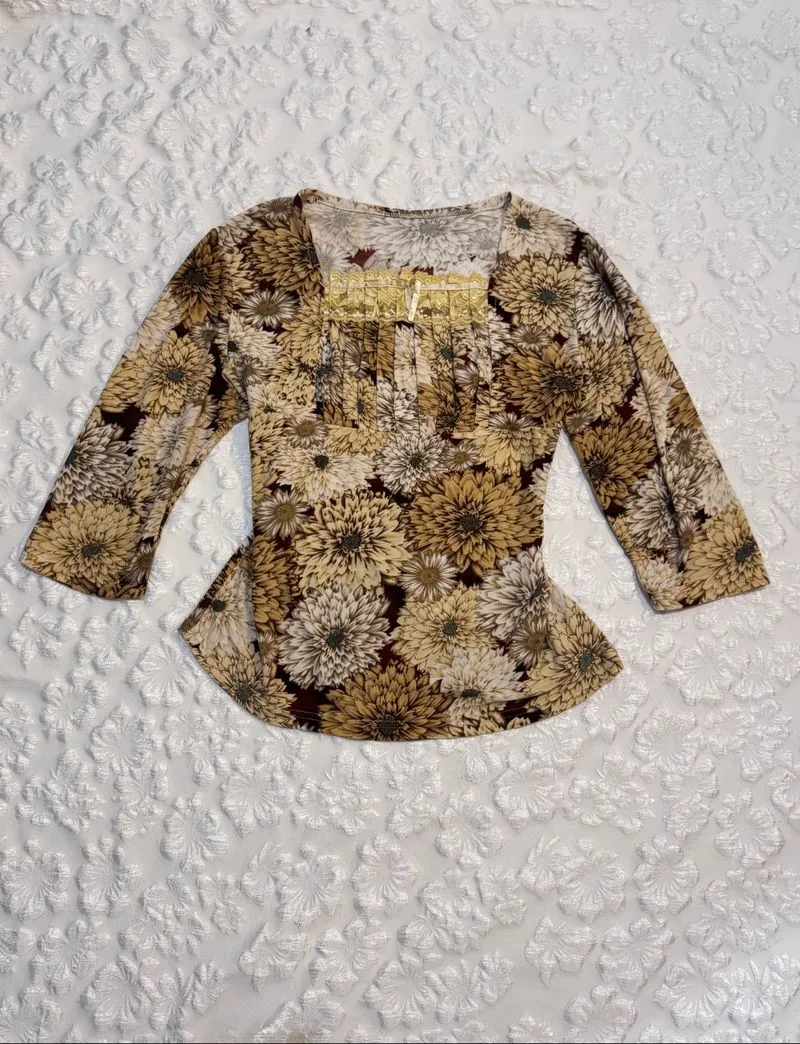♡✧ Daisy Milkmaid Top photo 1