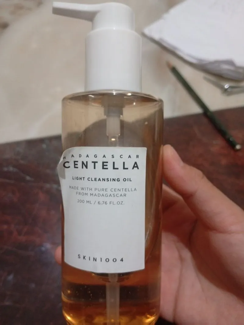 LIGHT CLEANSING OIL photo 1