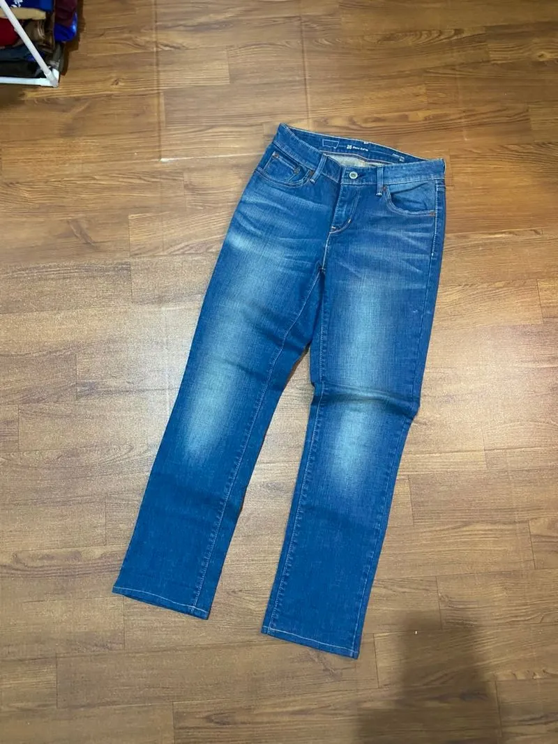 Celana Levis Demi Curve Slim Mantab photo 1