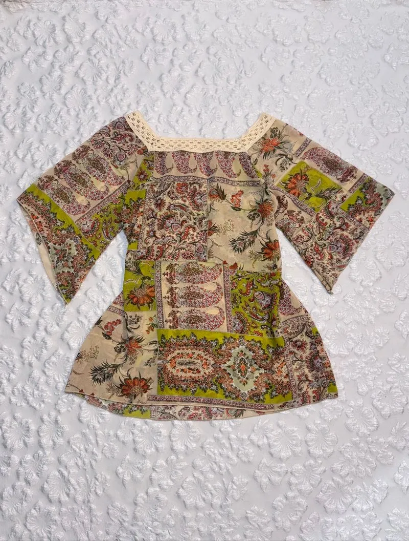 ♡✧ Lime and Beige Paisley Batwing photo 1