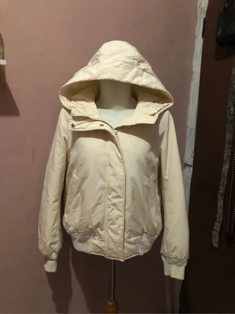 uniqlo cream windbreaker  photo 1