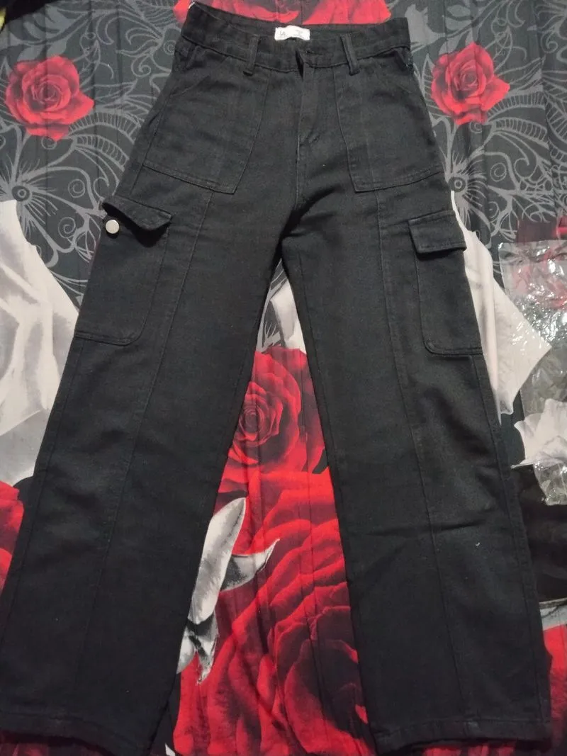 Preloved Celana Cargo Lassie Alpha size S photo 1