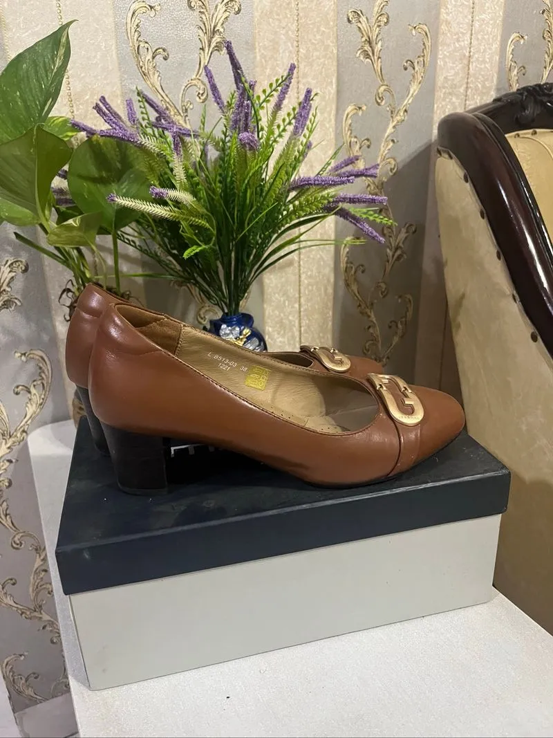 Andrew Heels Size 38 photo 1