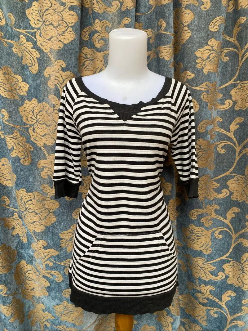 stripped shirt  photo 1