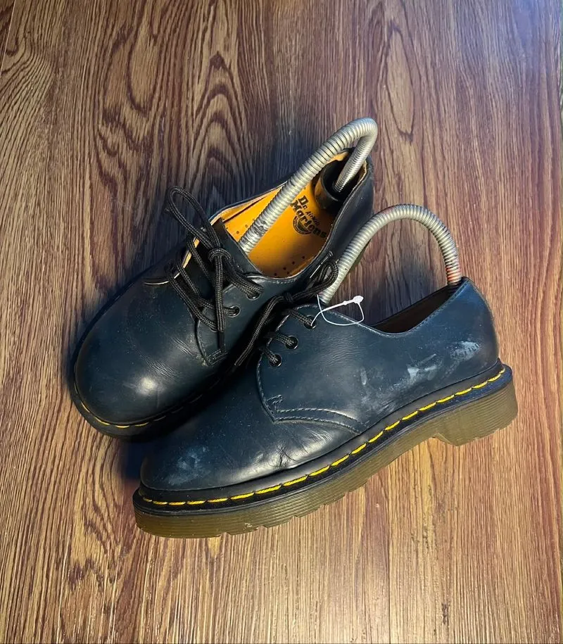 Dr Martens Low photo 1