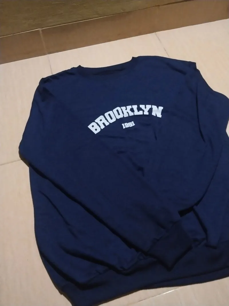 Sweater Brooklyn photo 1