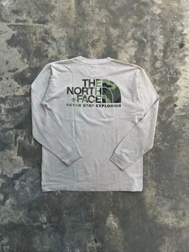 The north face camo logo longsleeve photo 1