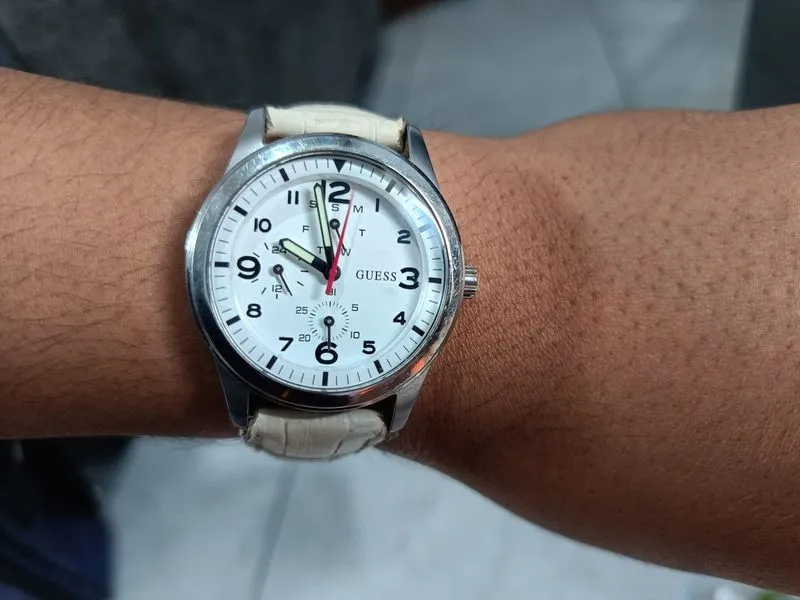 Jam Tangan Guess Chronograph W85085L3 Strap Kulit photo 1