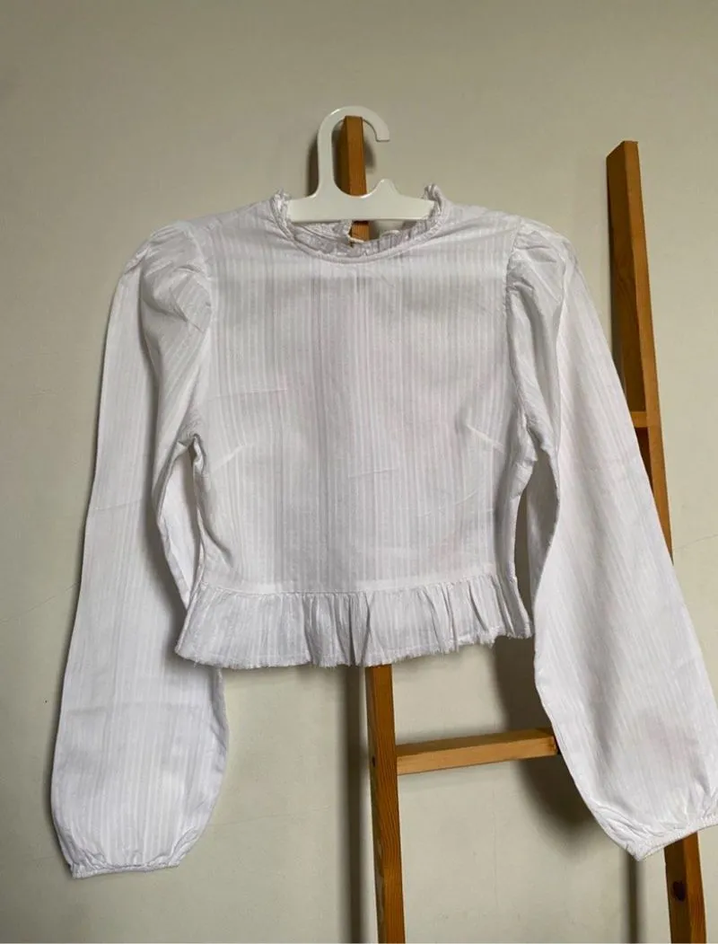 H&M WHITE BLOUSE BALOON ARM photo 1