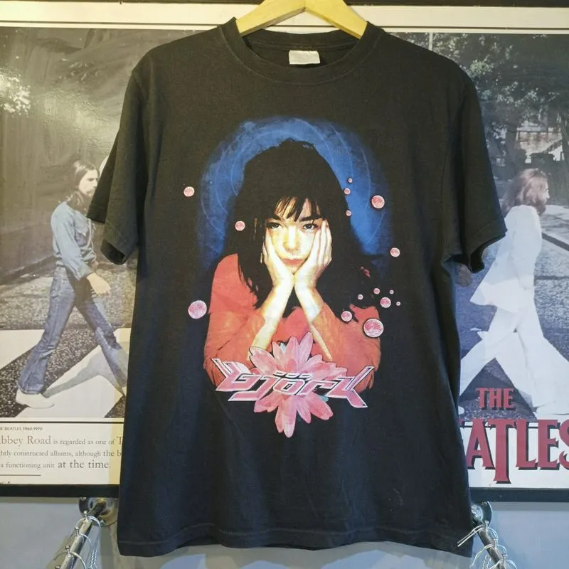 Björk - Post, Vtg Band Tee photo 1