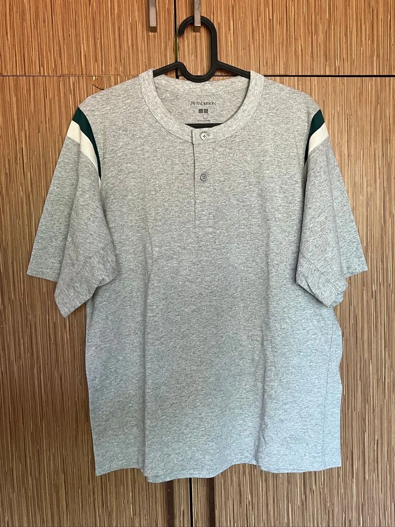 Uniqlo JW Anderson henley tshirt JWA photo 1
