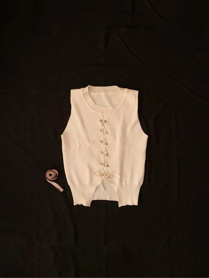 Luna laceup vest photo 1