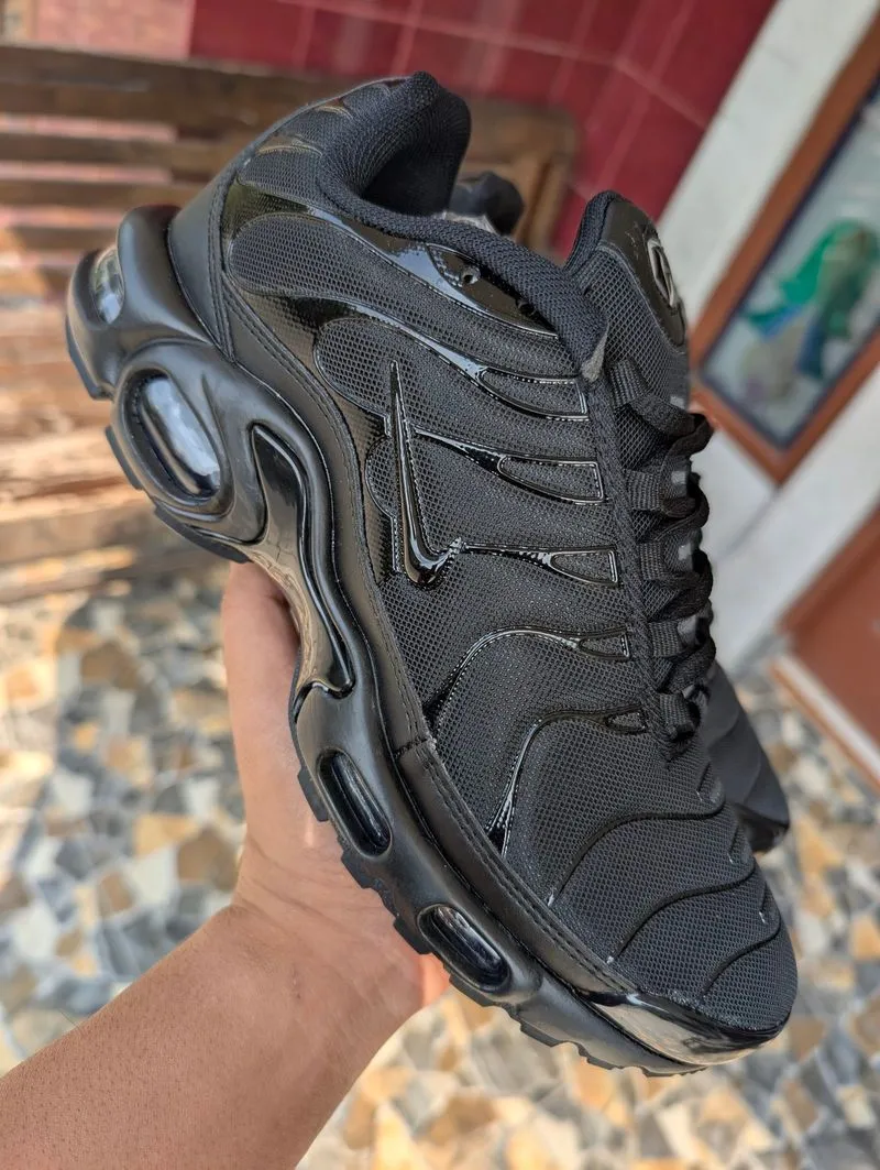 NIKE AIR MAX TN PLUS FULL BLACK photo 1