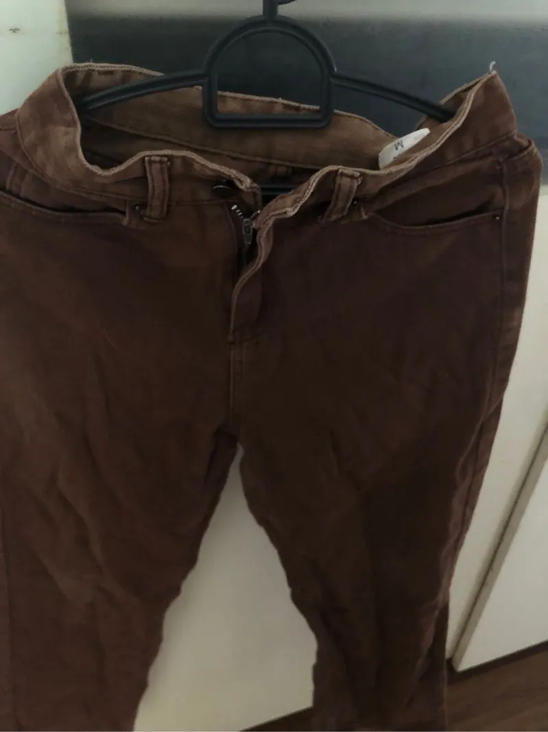 brown jeans photo 1