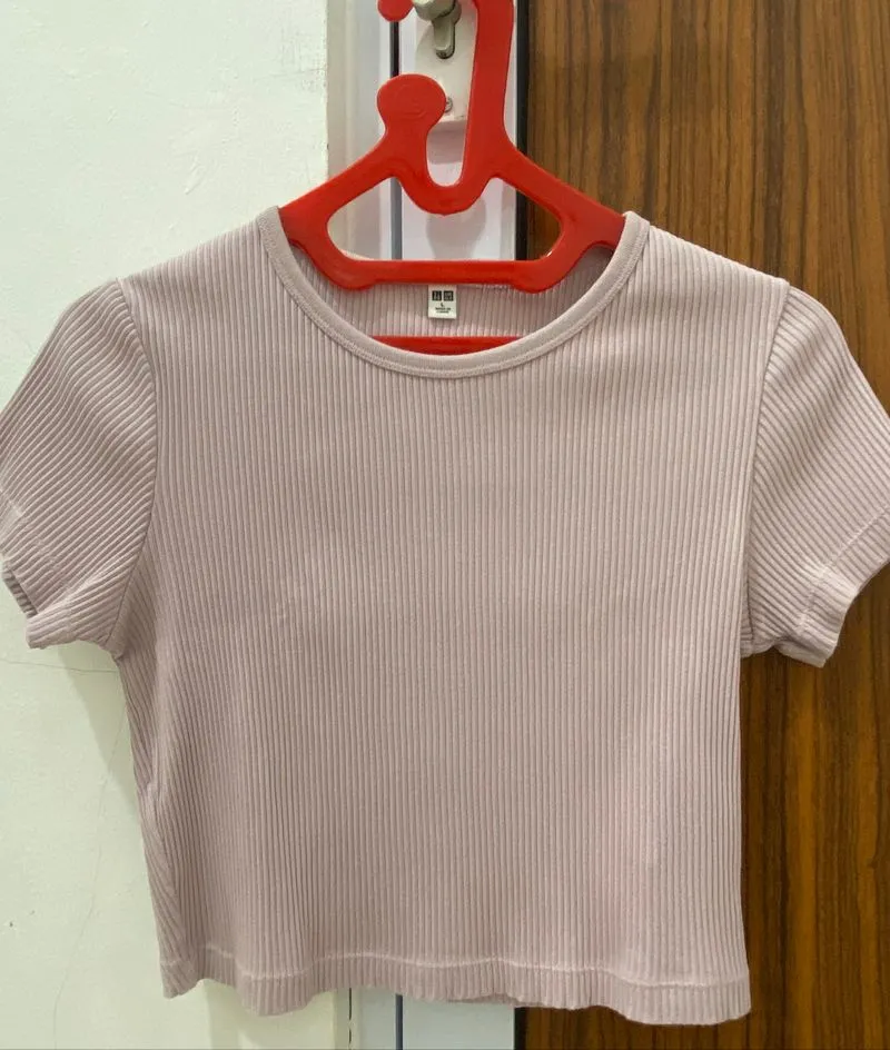 Baju Croptop Uniqlo photo 1
