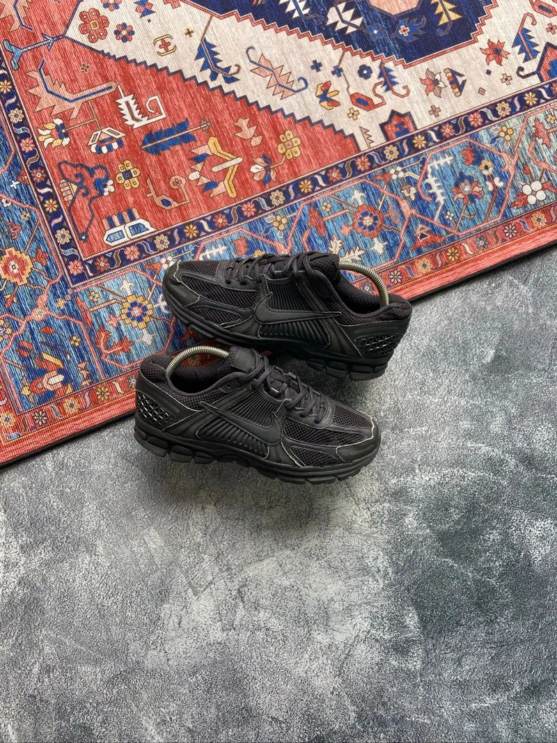 Nike Air Zoom Vomero 5 ‘Triple Black’ Original photo 1