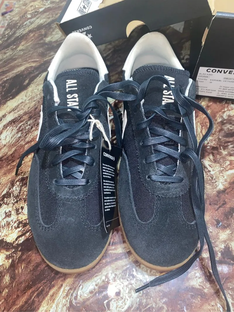 SEPATU CONVERSE RUN STAR TRAINER ORI( belum pernah diapakai) photo 1