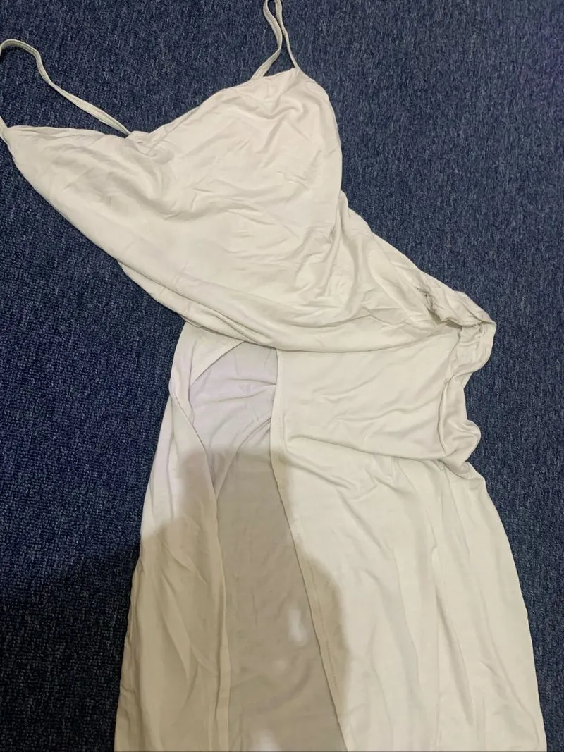 Dress Belahan Warna Putih  photo 1