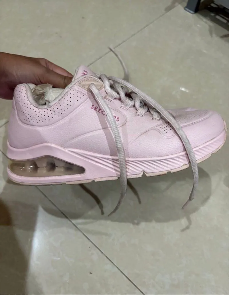 Skechers wanita  photo 1