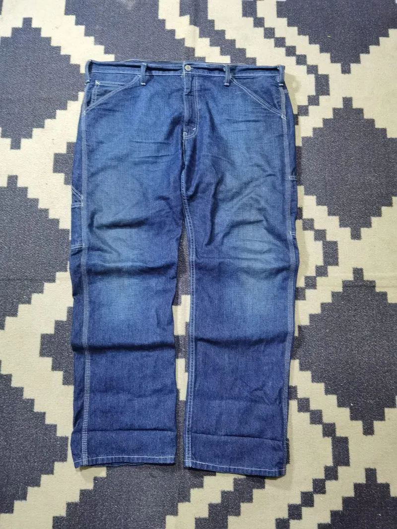 Carpenter Levis photo 1