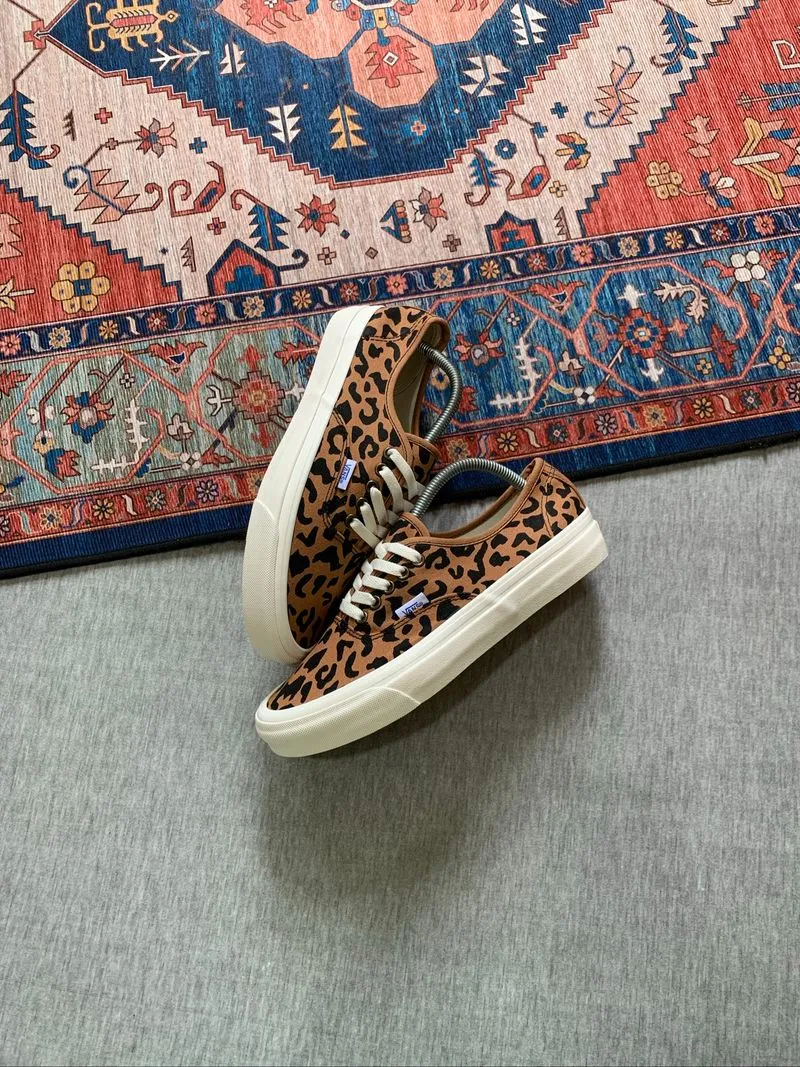 Vans Authentic OG 44 DX Anaheim Leopard photo 1